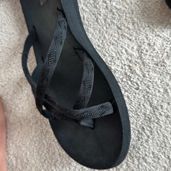 Teva Women’s Olowahu Mush Flip Flops Thong Sandals Size 7 - black - Picture 6 of 9